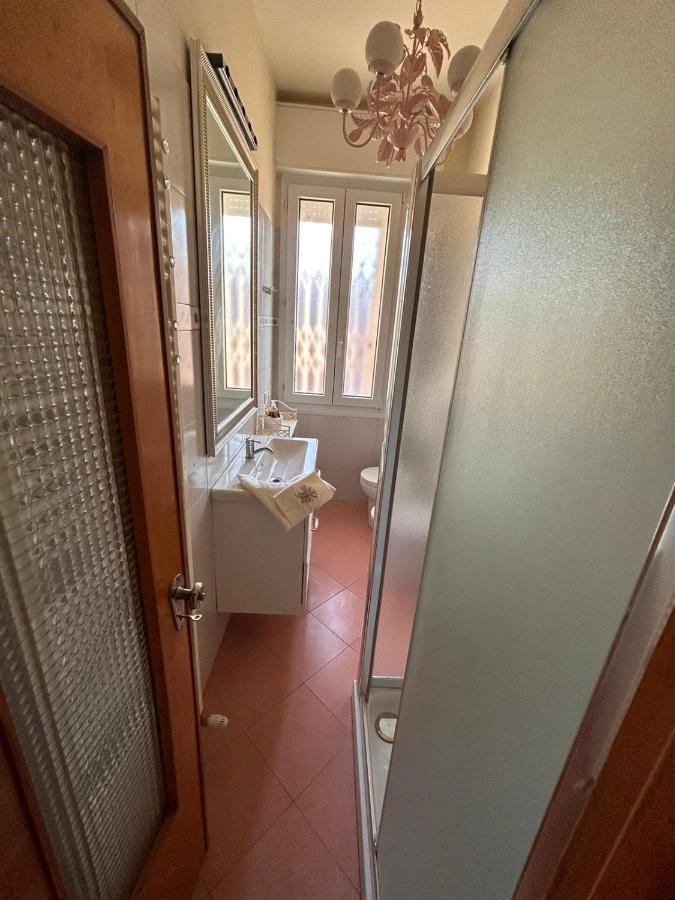 Camere In Appartamento Condiviso Vista San Luca Bologna Exterior foto